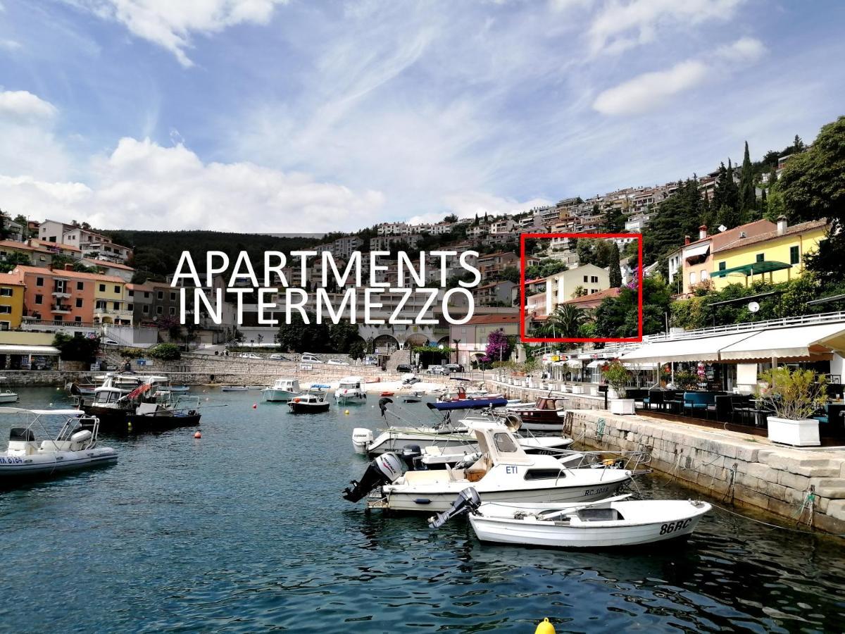 Apartment Layla - Intermezzo With Sea View In Center Of Рабац Екстер'єр фото